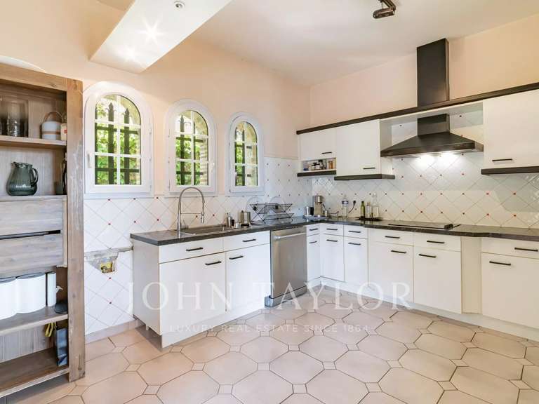 Maison Vallauris - 4 chambres - 200m²