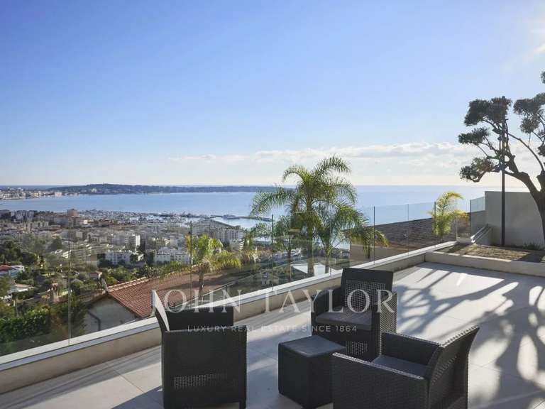 Maison Vallauris - 5 chambres - 309m²