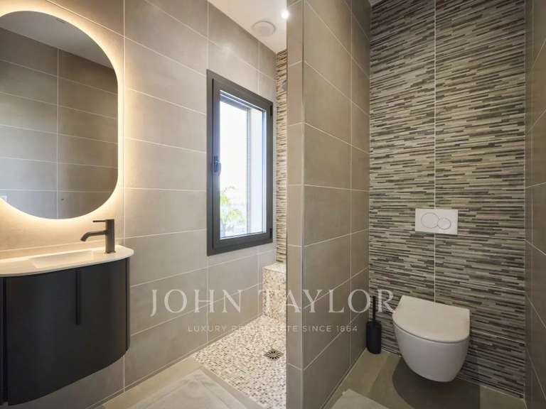 Maison Vallauris - 5 chambres - 309m²