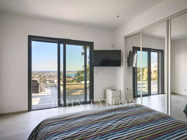 Maison Vallauris - 5 chambres - 309m²