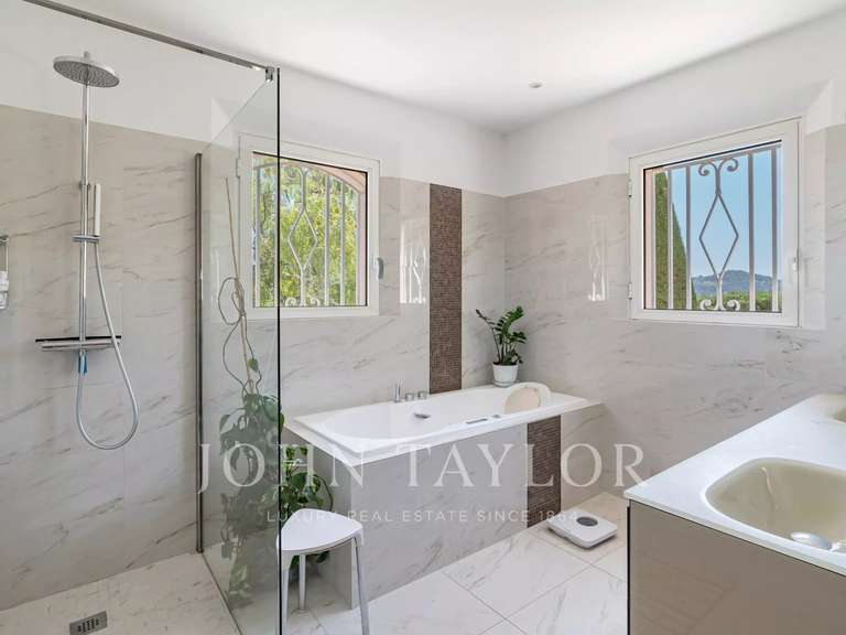 Maison Vallauris - 4 chambres - 427m²