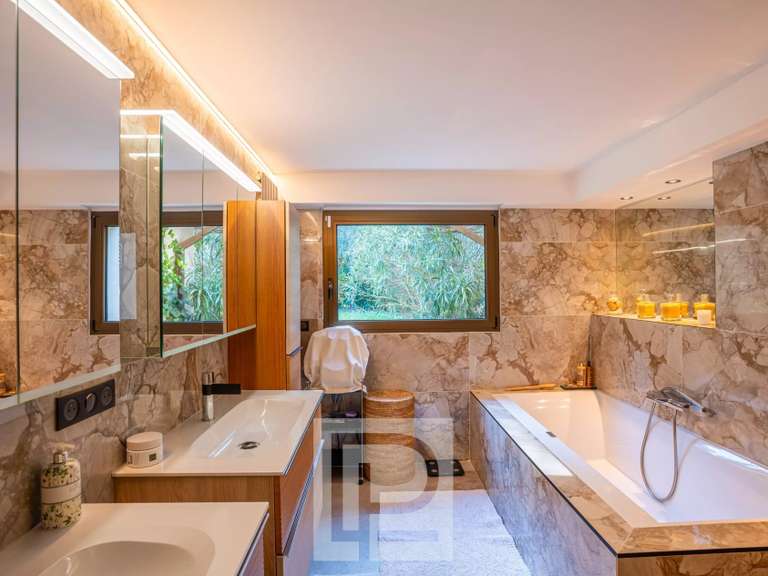 Maison Vallauris - 4 chambres - 350m²