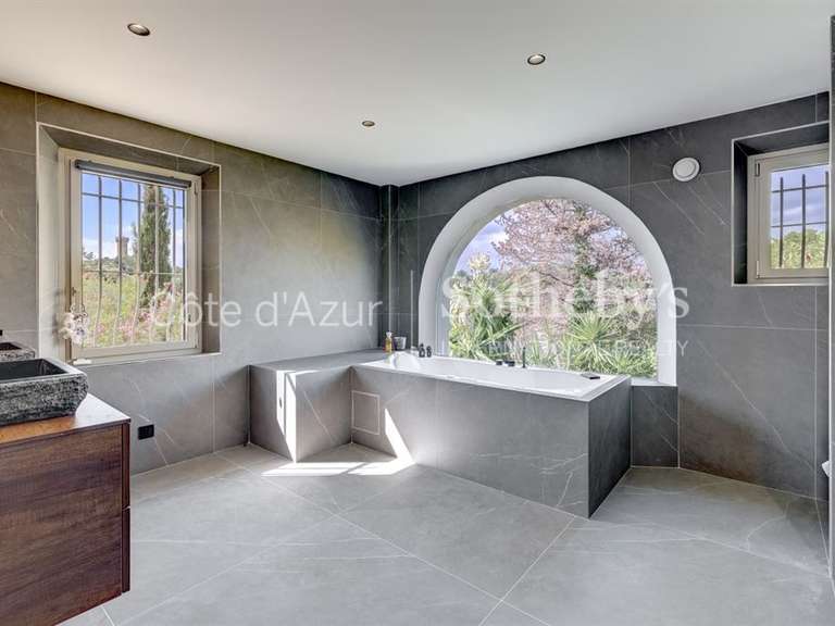 Maison Vallauris - 4 chambres - 262m²