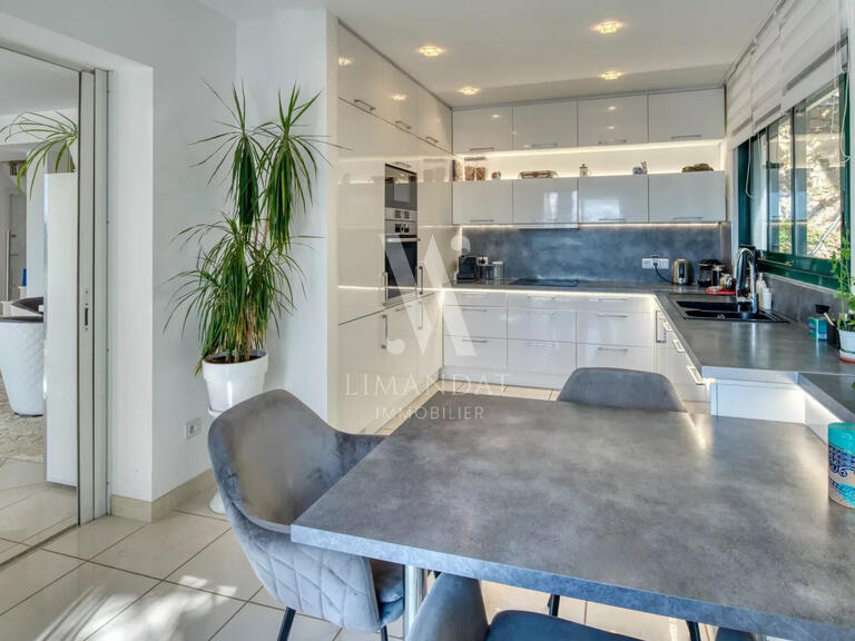 Villa Vallauris - 5 bedrooms - 240m²