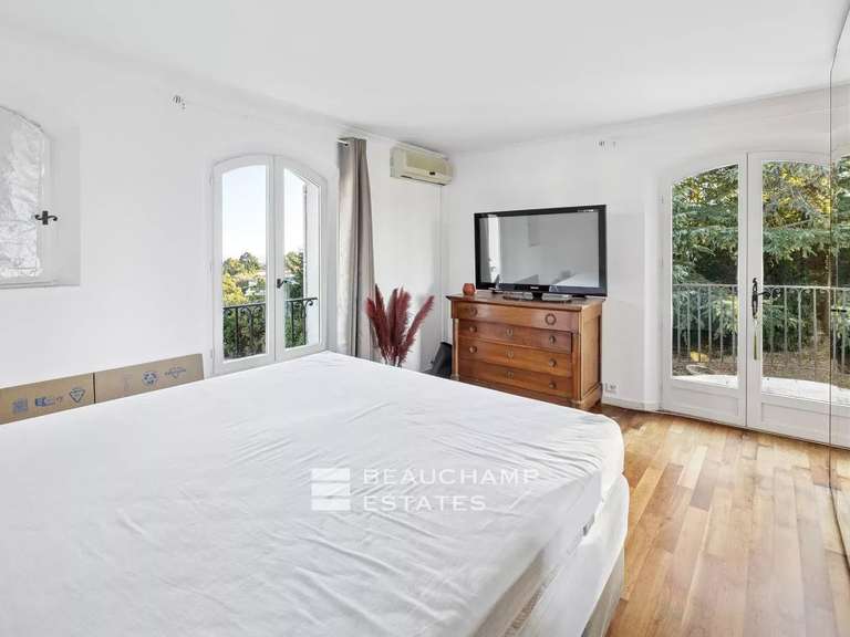 Villa avec Vue sur mer Vallauris - 5 chambres - 246m²