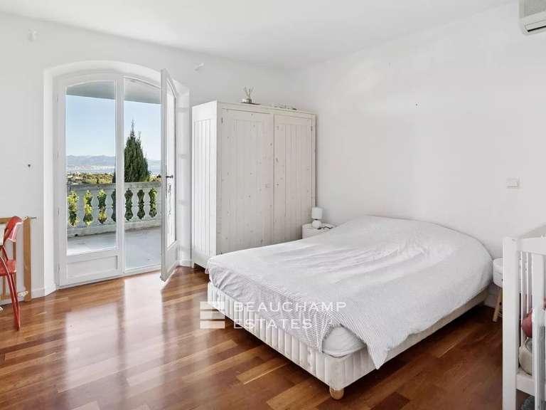 Villa avec Vue sur mer Vallauris - 5 chambres - 246m²