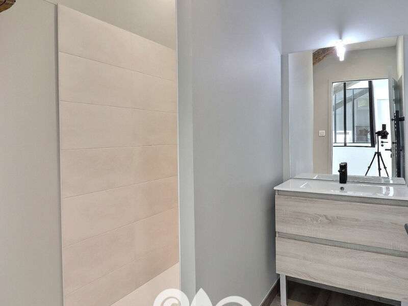 House Vallet