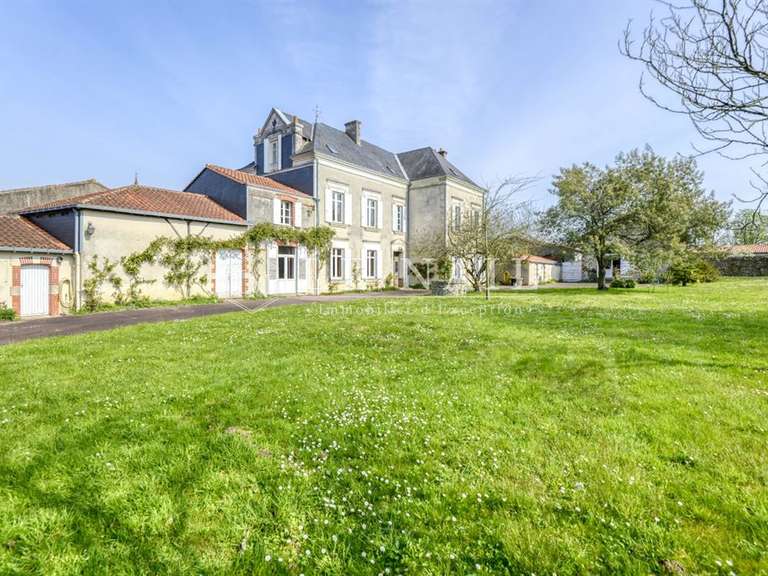 Propriété Vallet - 351m²