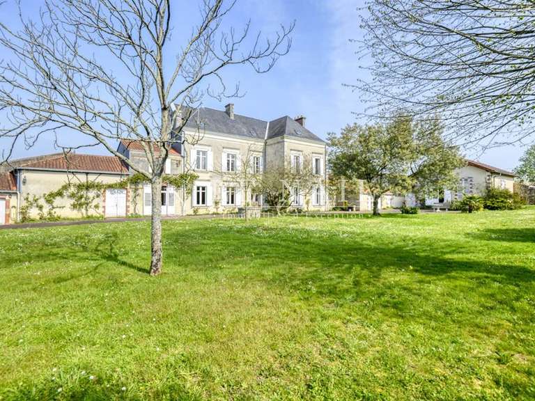 Propriété Vallet - 351m²