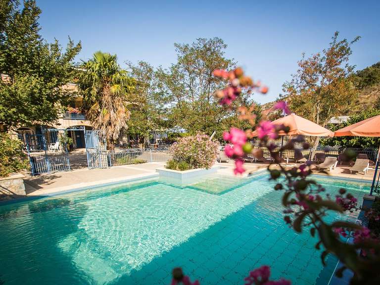 Castle Vallon-Pont-d'Arc - 37 bedrooms - 2200m²