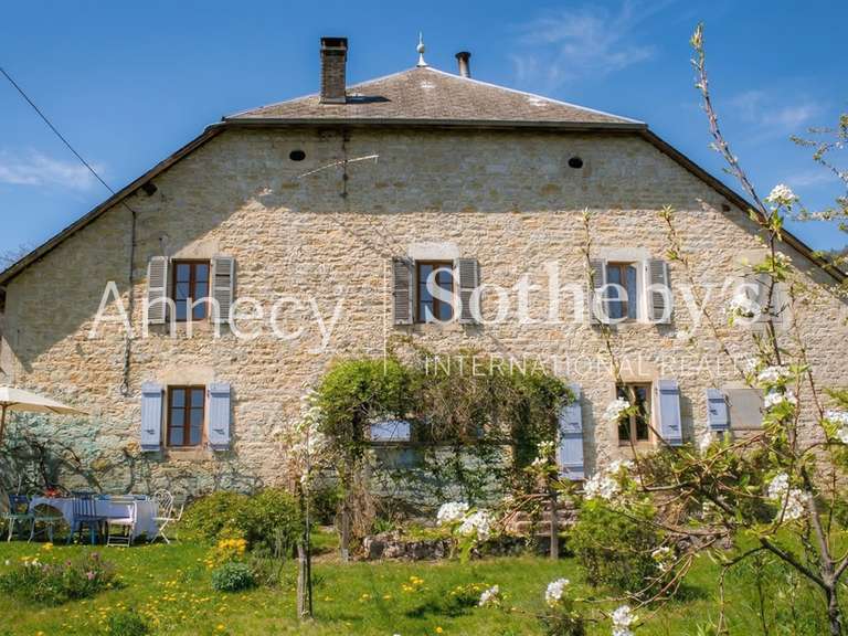 Maison Valromey-sur-Séran - 4 chambres - 175m²