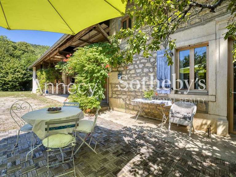 Maison Valromey-sur-Séran - 4 chambres - 175m²