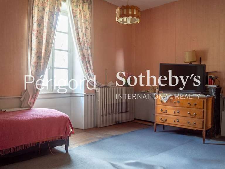 House Varaignes - 587m²