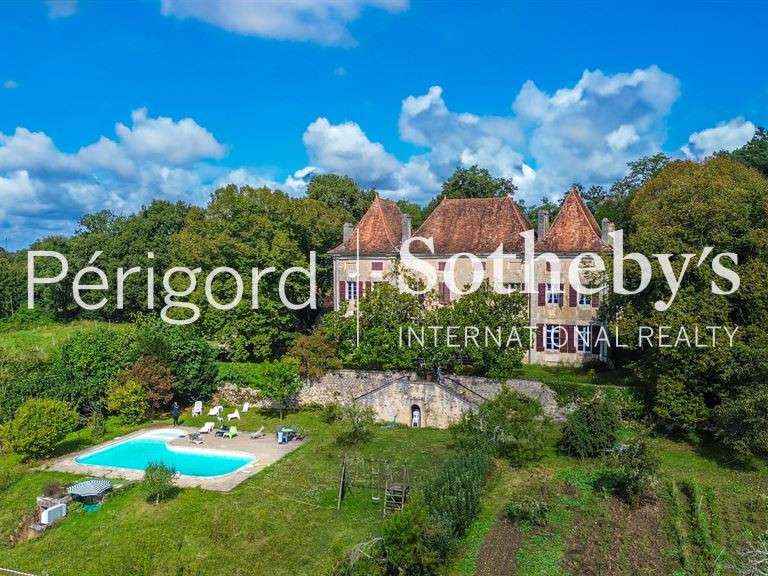 House Varaignes - 587m²