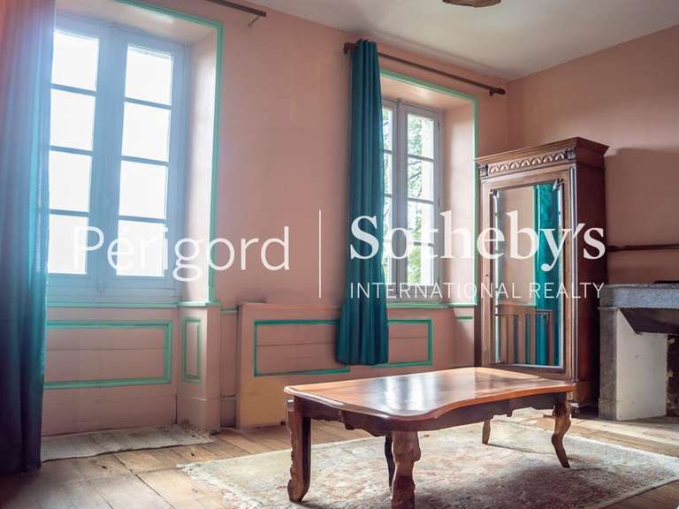 House Varaignes - 587m²