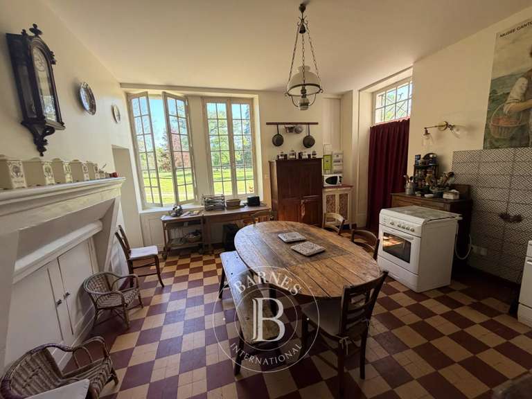 Château Vatan - 13 chambres - 665m²