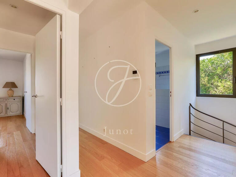 Maison Vaucresson - 4 chambres - 209m²