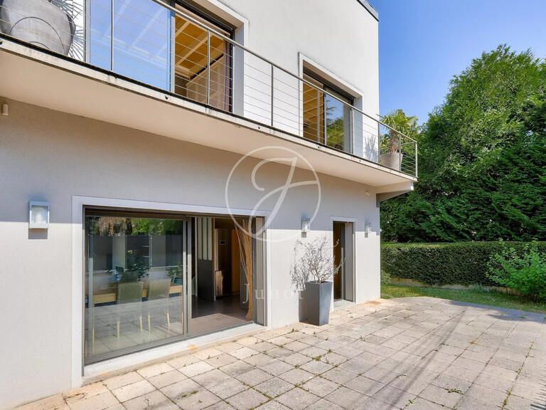 Maison Vaucresson - 4 chambres - 209m²