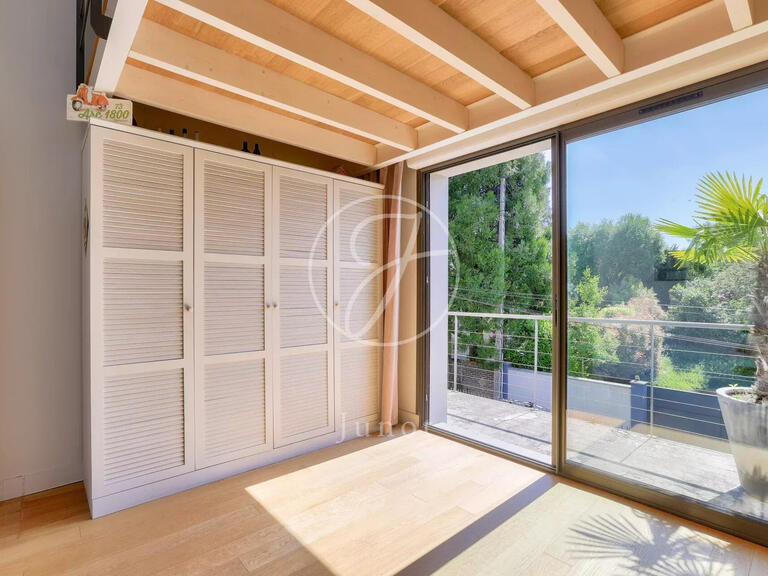 Maison Vaucresson - 4 chambres - 209m²