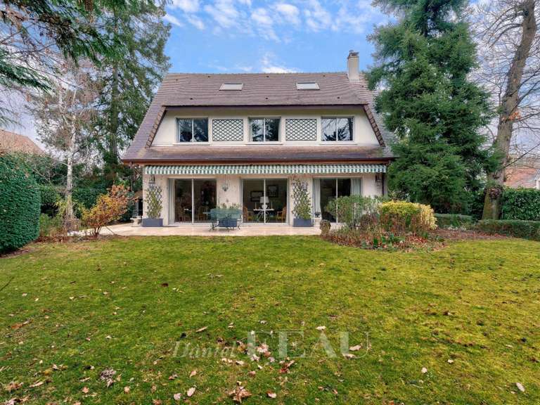 Maison Vaucresson - 4 chambres - 250m²