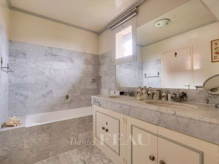 Maison Vaucresson - 4 chambres - 250m²