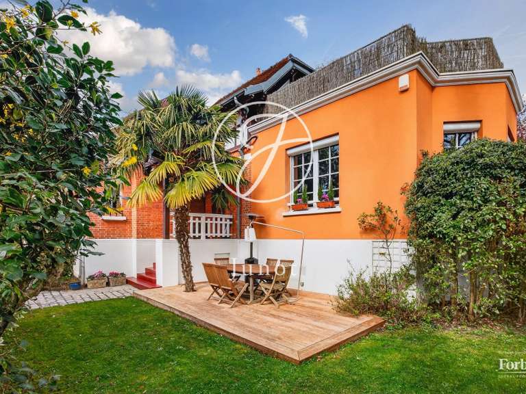 Maison Vaucresson - 5 chambres - 230m²