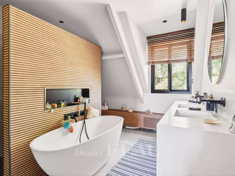 Maison Vaucresson - 6 chambres - 301m²