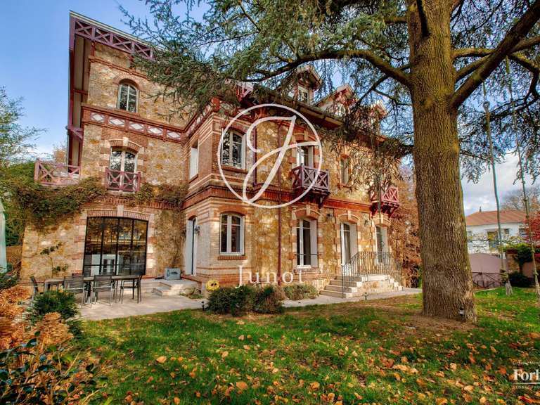 Maison Vaucresson - 4 chambres - 292m²