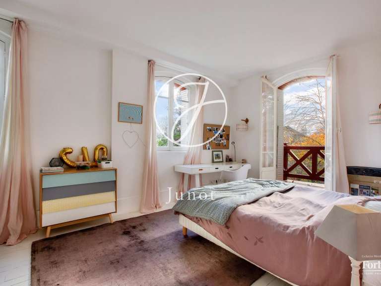 Maison Vaucresson - 4 chambres - 292m²