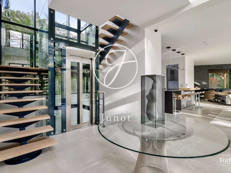 Maison Vaucresson - 4 chambres - 459m²