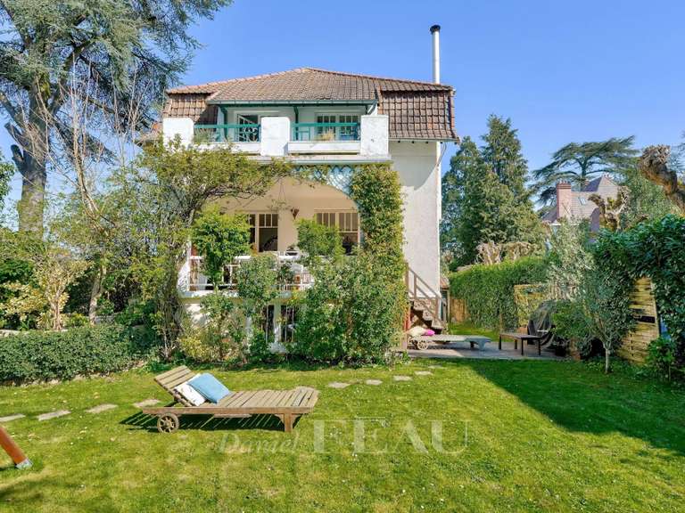 Maison Vaucresson - 6 chambres - 250m²