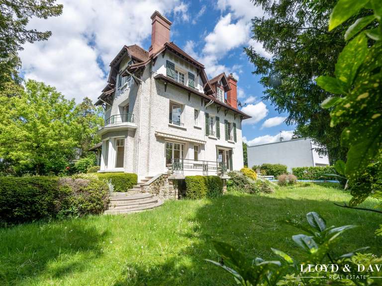 Maison Vaucresson - 5 chambres - 230m²
