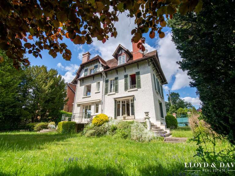 Maison Vaucresson - 5 chambres - 230m²