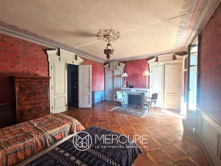 Propriété Vaugneray - 9 chambres - 345m²