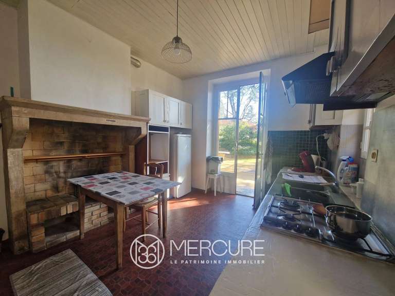 Propriété Vaugneray - 9 chambres - 345m²