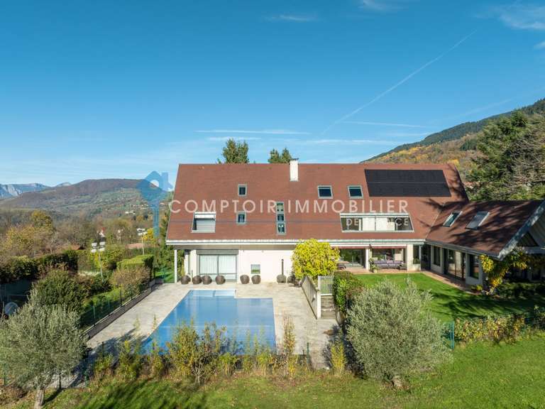 Maison Vaulnaveys-le-Haut - 7 chambres - 510m²