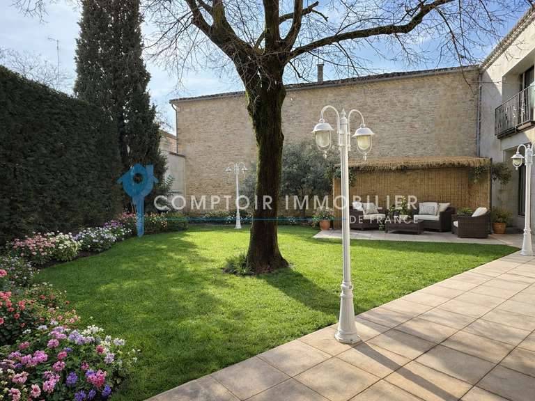 Maison Vauvert - 4 chambres - 264m²