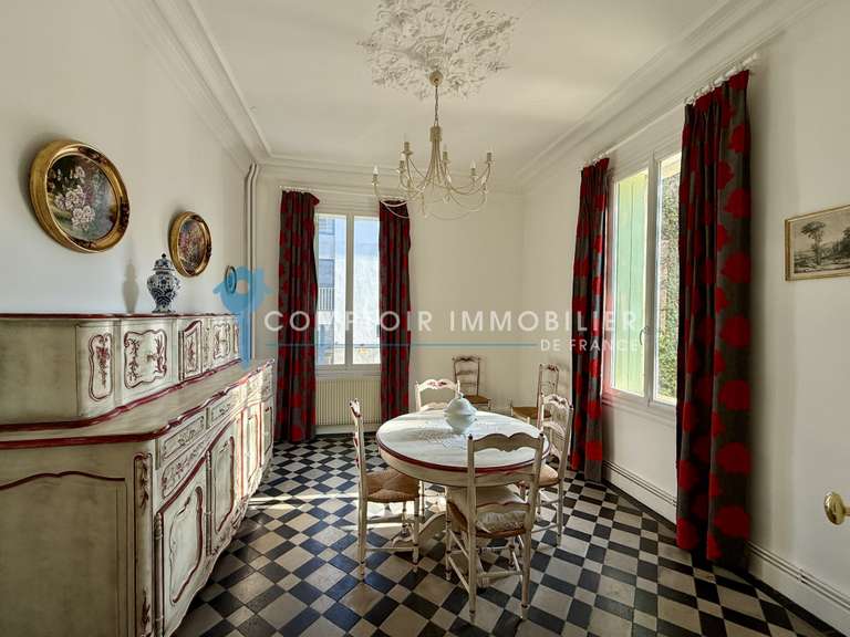 Maison Vauvert - 4 chambres - 264m²