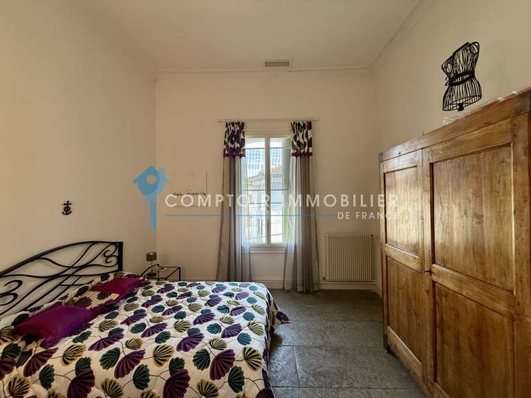 Maison Vauvert - 4 chambres - 264m²