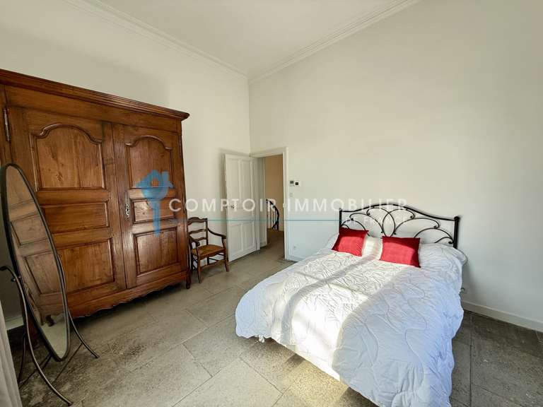 Maison Vauvert - 4 chambres - 264m²