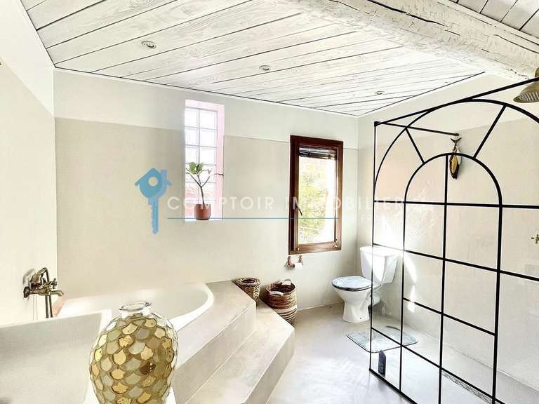 Maison Vauvert - 6 chambres - 247m²
