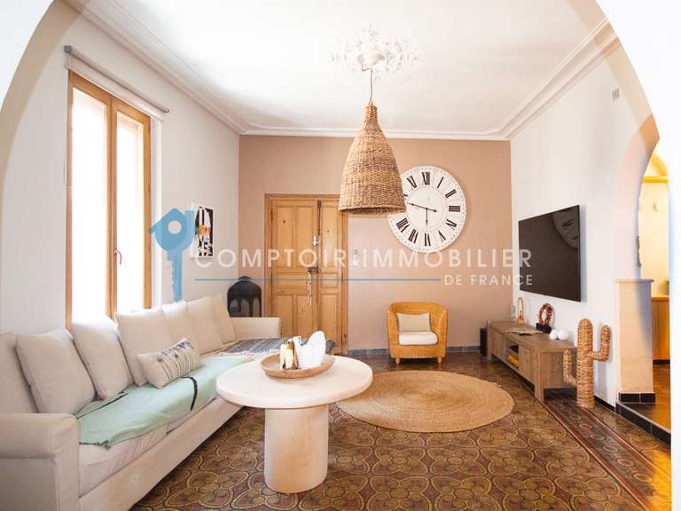 Maison Vauvert - 6 chambres - 247m²