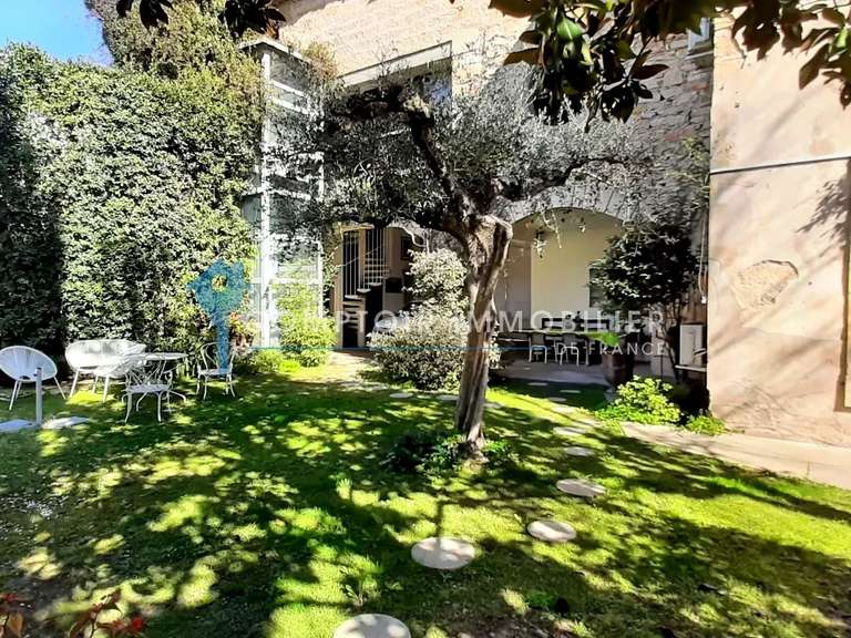 Maison Vauvert - 5 chambres - 390m²