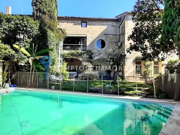 Maison Vauvert - 5 chambres - 390m²