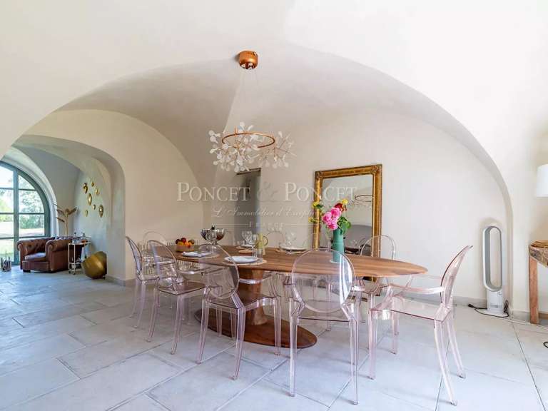 Propriété Vauvert - 7 chambres - 420m²