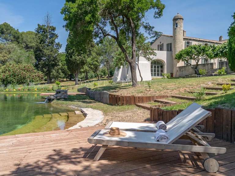 Propriété Vauvert - 7 chambres - 420m²