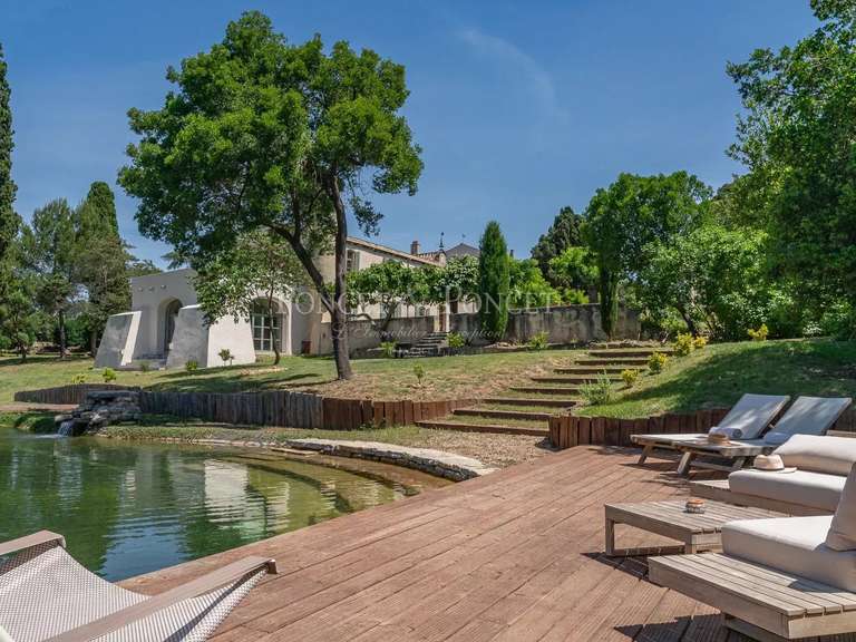 Propriété Vauvert - 7 chambres - 420m²