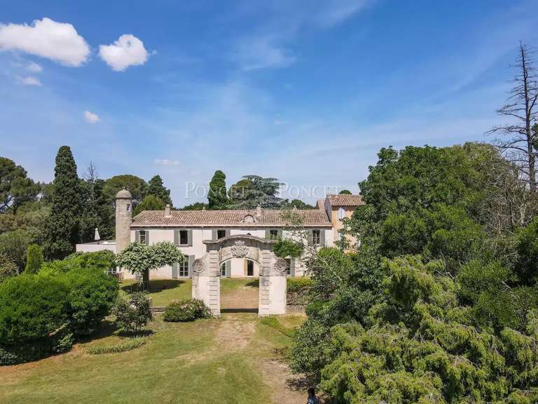 Propriété Vauvert - 7 chambres - 420m²