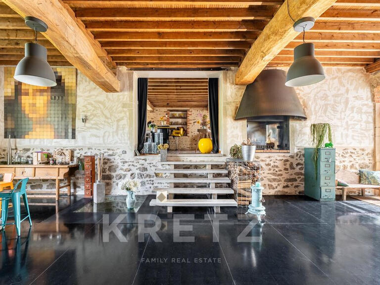Maison Vaux-en-Beaujolais - 9 chambres - 522m²