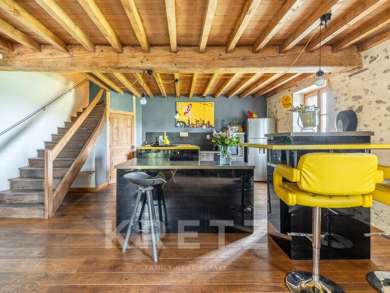 Maison Vaux-en-Beaujolais - 9 chambres - 522m²